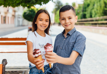 disfrutando del helados artesanales